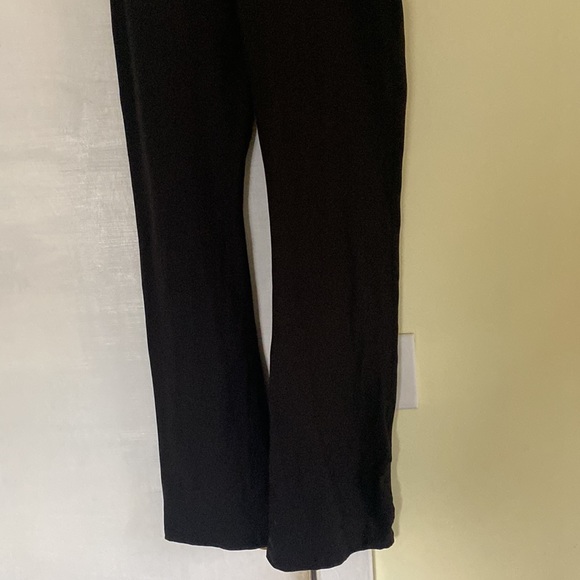 Evolution&Creation Black Stretch Reinforced Fold Over Butter Soft Contour Pants - Picture 6 of 10